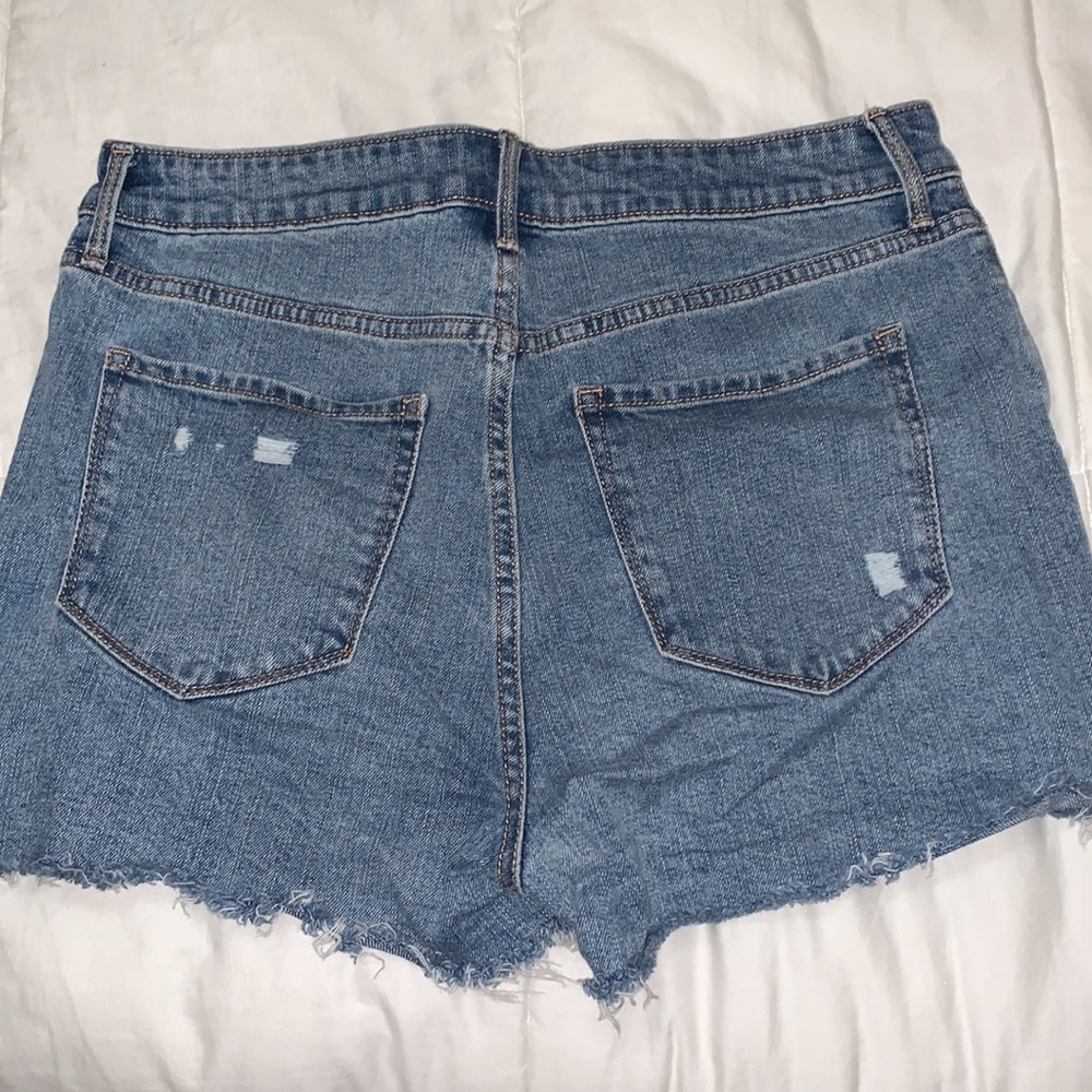 High Rise Old Navy Shorts - Picture 2 of 3